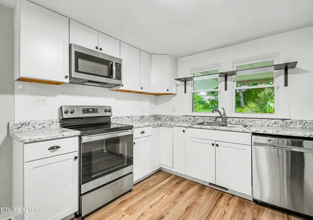 Photo 2 of Single family home for sale at 207 Bethel Rd, Clinton, TN 37716 | MLS# 1352728 | Listing updated on 2026-09-28