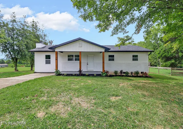 2nd image of 5000 Martel Rd, Lenoir City, TN 37772 | MLS# 1352746