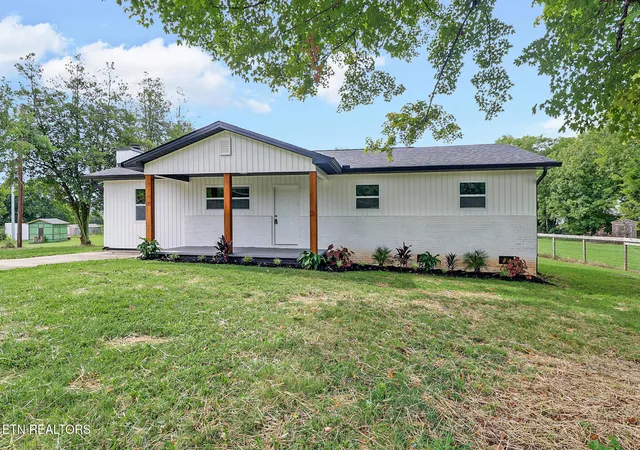 3rd image of 5000 Martel Rd, Lenoir City, TN 37772 | MLS# 1352746
