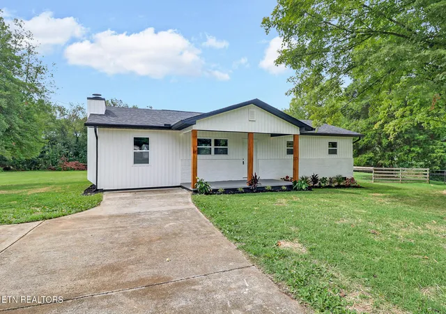 4th image of 5000 Martel Rd, Lenoir City, TN 37772 | MLS# 1352746