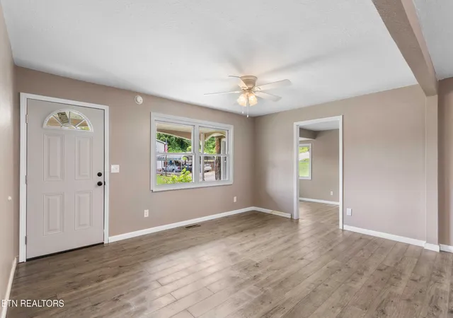 2nd image of 232 E Robbins St, Jellico, TN 37762 | MLS# 1352736