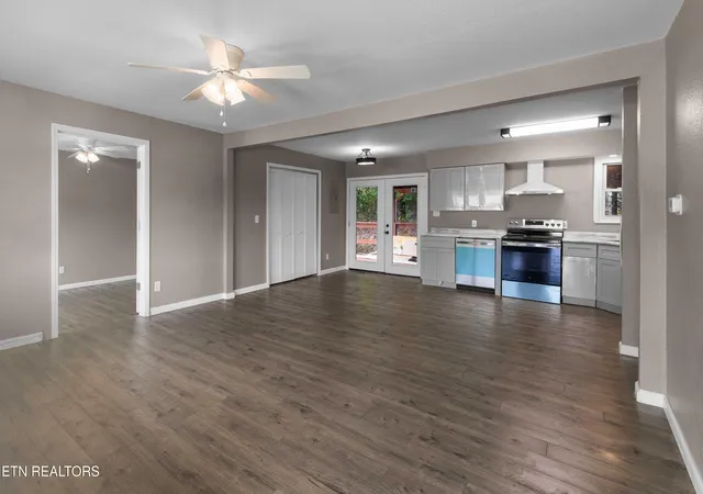 Photo 3 of Single family home for sale at 232 E Robbins St, Jellico, TN 37762 | MLS# 1352736 | Listing updated on 2026-09-15