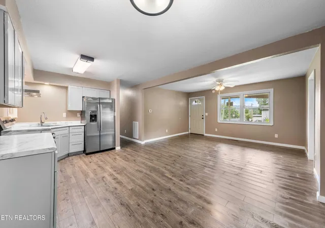 Photo 4 of Single family home for sale at 232 E Robbins St, Jellico, TN 37762 | MLS# 1352736 | Listing updated on 2026-09-15
