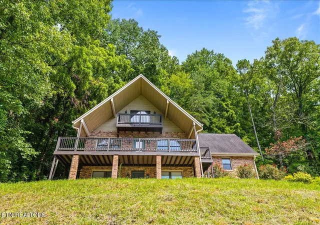 Photo 3 of Single family home for sale at 111 Golf Hill Ln, La Follette, TN 37766 | MLS# 1352724 | Listing updated on 2026-08-24