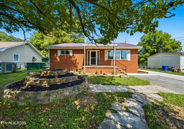 Photo 1 of Single family home for sale at 110 Vann Dr, Harriman, TN 37748 | MLS# 1353228 | Listing updated on 2026-09-16
