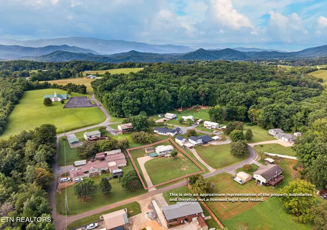 Photo 3 of Single family home for sale at 146 Silver Cloud Cir, Newport, TN 37821 | MLS# 1352733 | Listing updated on 2026-09-24