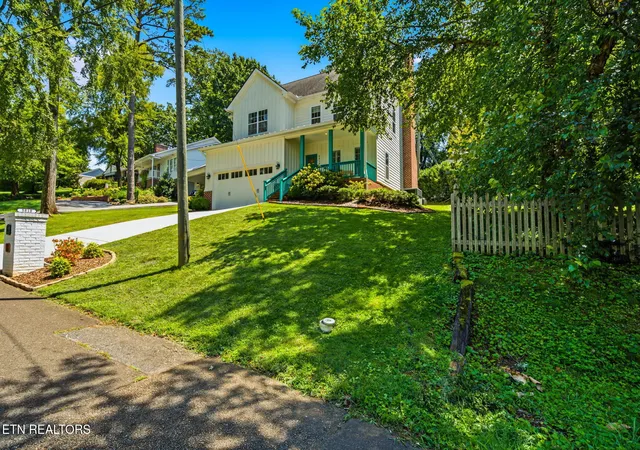 Photo 2 of Single family home for sale at 5810 Westover Dr, Knoxville, TN 37919 | MLS# 1352980 | Listing updated on 2026-09-11
