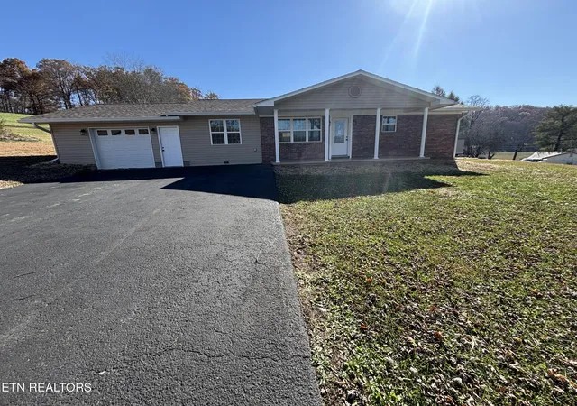 2nd image of 134 Vista Dr, New Tazewell, TN 37825 | MLS# 1352745