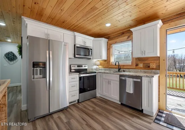 Photo 3 of Single family home for sale at 108 Crestview Ln, Livingston, TN 38570 | MLS# 1352771 | Listing updated on 2026-09-09