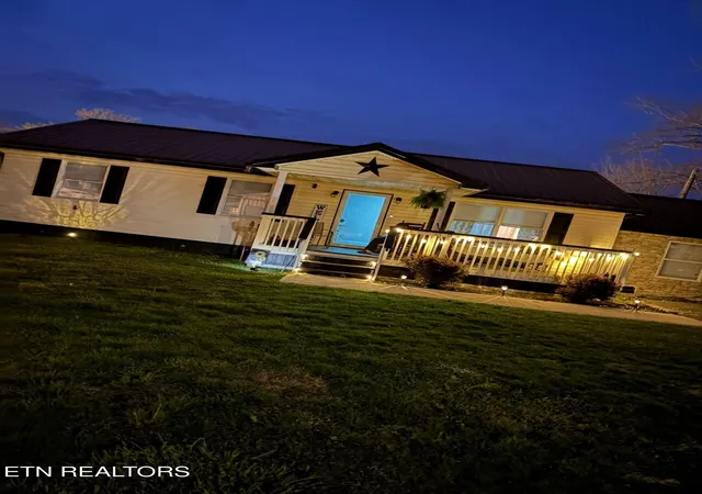 1st image of 812 Worchester Ave, Middlesboro, KY 40965 | MLS# 1352799