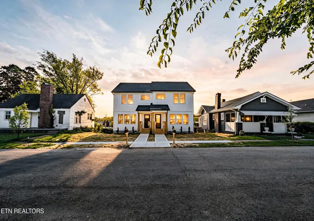 2nd image of 2350 Parkview Ave, Knoxville, TN 37917 | MLS# 1352816