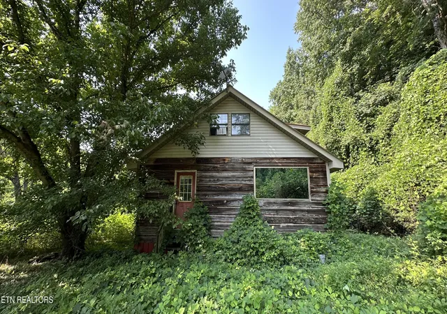 Photo 2 of Single family home for sale at 419 Ashe Cabin Hollow Rd, Harriman, TN 37748 | MLS# 1353079 | Listing updated on 2026-09-13