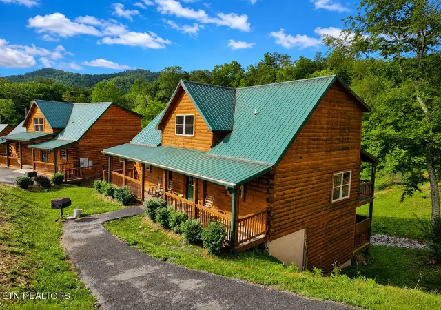 1st image of 2933 Fiddlers Creek Wy, Pigeon Forge, TN 37863 | MLS# 1352837