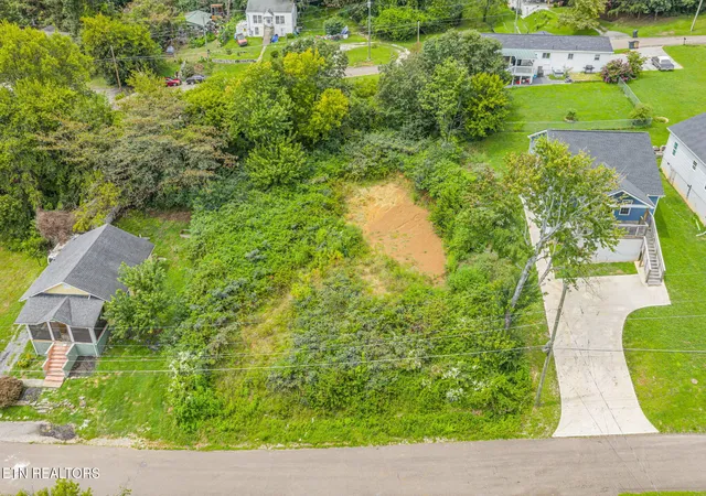 2nd image of 3317 Johnston St, Knoxville, TN 37921 | MLS# 1352807