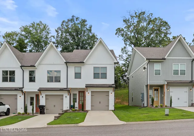 Photo 3 of Single family home for sale at 8415 Whisper Ln, Powell, TN 37849 | MLS# 1352818 | Listing updated on 2026-08-23