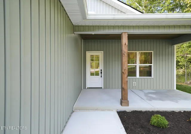 Photo 2 of Single family home for sale at 387 Saint George Dr, Crossville, TN 38558 | MLS# 1352844 | Listing updated on 2026-09-12