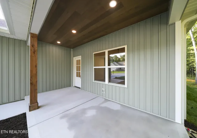 Photo 3 of Single family home for sale at 387 Saint George Dr, Crossville, TN 38558 | MLS# 1352844 | Listing updated on 2026-09-12