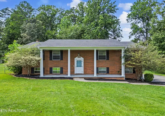 Photo 1 of Sale Pending at 7700 Bridgette Cir, Knoxville, TN 37920 | MLS# 1353784 | Listing updated on 2026-09-07