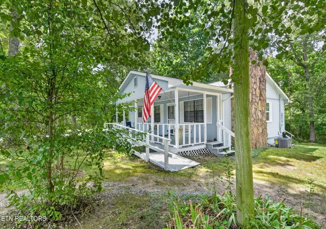 Photo 3 of Single family home for sale at 4101 Klamath Cir, Crossville, TN 38572 | MLS# 1352855 | Listing updated on 2026-08-24