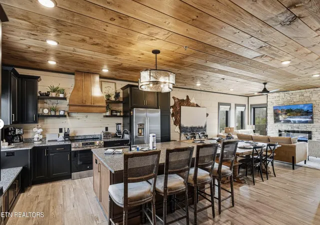 Photo 4 of Single family home for sale at 1320 Wildhorse Ridge Wy, Sevierville, TN 37862 | MLS# 1353020 | Listing updated on 2026-09-12