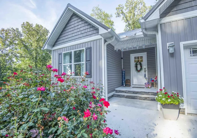 2nd image of 125 Van Stowe Rd, Harriman, TN 37748 | MLS# 1352850