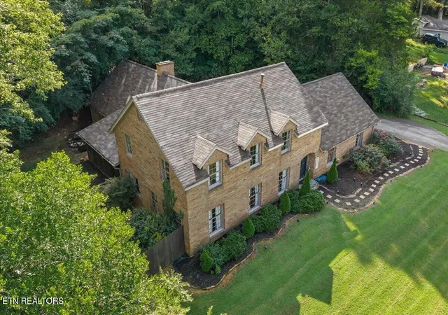 Photo 2 of Sale Pending at 1505 Brentwood Dr, Athens, TN 37303 | MLS# 1352937 | Listing updated on 2026-09-24