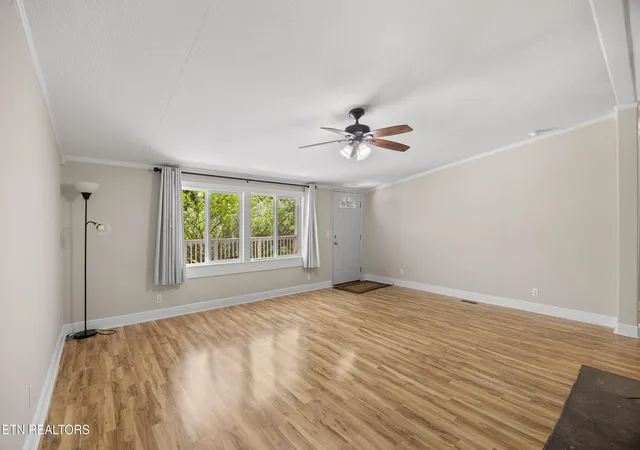 Photo 4 of Sale Pending at 2125 Ellistown Rd, Knoxville, TN 37924 | MLS# 1352875 | Listing updated on 2026-10-02