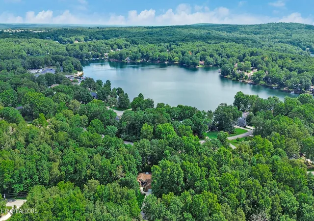 Photo 3 of Single family home for sale at 227 Saint George Dr, Crossville, TN 38558 | MLS# 1352888 | Listing updated on 2026-09-28