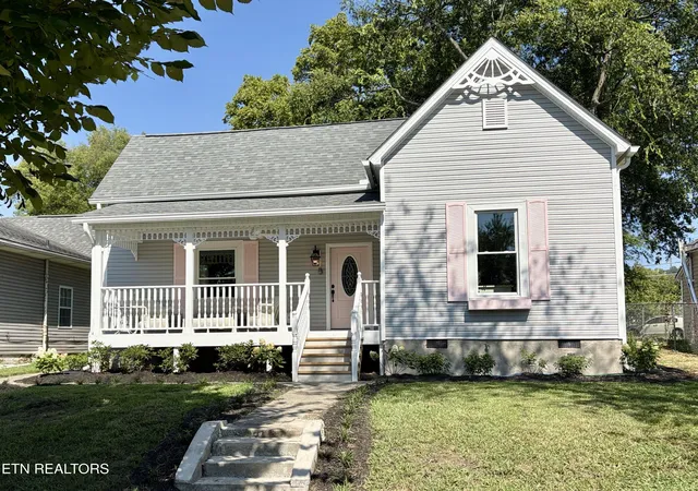 Single family home for sale at 415 E Caldwell Ave, Knoxville, TN 37917 | MLS# 1352869