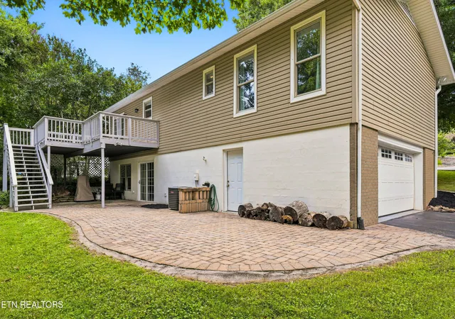 Photo 2 of Sale Pending at 120 Cogdill Rd, Knoxville, TN 37922 | MLS# 1353437 | Listing updated on 2026-09-01