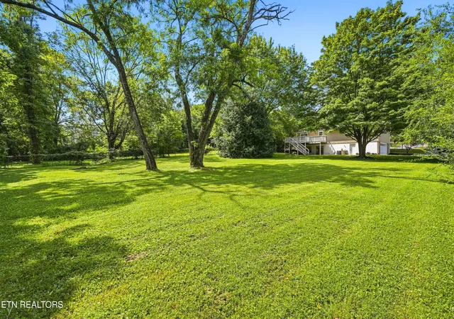 Photo 3 of Sale Pending at 120 Cogdill Rd, Knoxville, TN 37922 | MLS# 1353437 | Listing updated on 2026-09-01