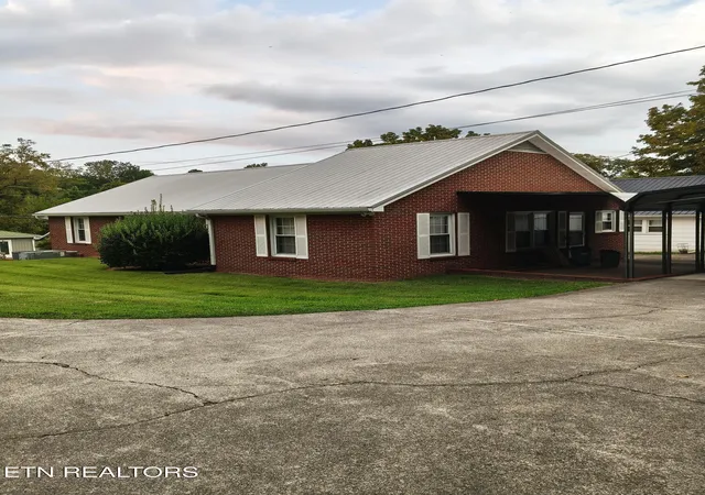 Photo 2 of Sale Pending at 615 Wharf St, Loudon, TN 37774 | MLS# 1352976 | Listing updated on 2026-09-04