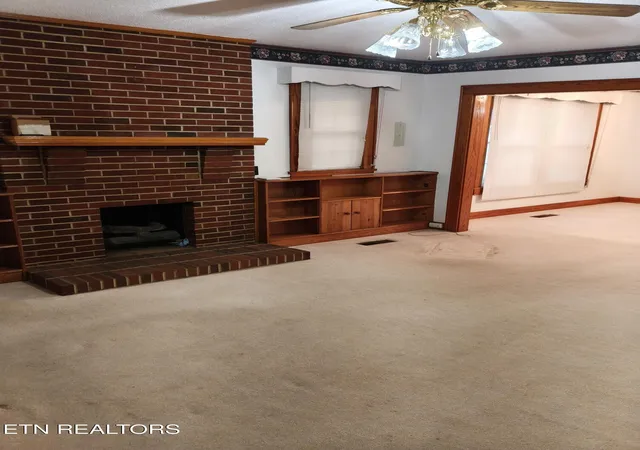 Photo 3 of Sale Pending at 615 Wharf St, Loudon, TN 37774 | MLS# 1352976 | Listing updated on 2026-09-04