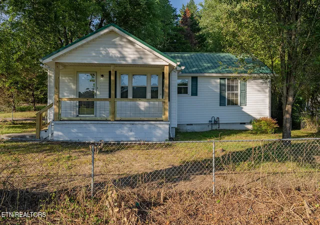 Photo 1 of Single family home for sale at 919 Kentucky St, Oliver Springs, TN 37840 | MLS# 1353007 | Listing updated on 2026-10-01