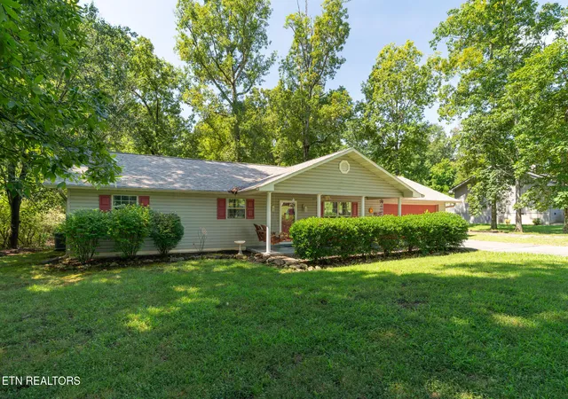 Photo 2 of Sale Pending at 945 Circle Dr, Seymour, TN 37865 | MLS# 1353038 | Listing updated on 2026-08-30