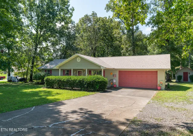 Photo 3 of Sale Pending at 945 Circle Dr, Seymour, TN 37865 | MLS# 1353038 | Listing updated on 2026-08-30