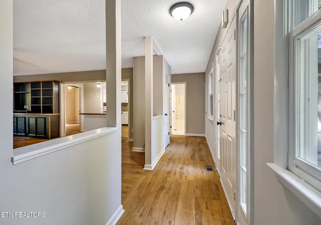 5th image of 318 Lakeview Dr, Crossville, TN 38558 | MLS# 1353456