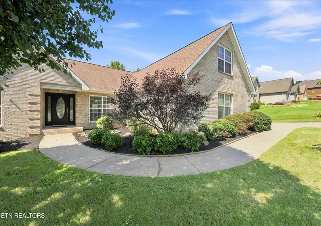 Photo 1 of Single family home for sale at 3015 Champions Dr, Maryville, TN 37801 | MLS# 1353629 | Listing updated on 2026-08-31