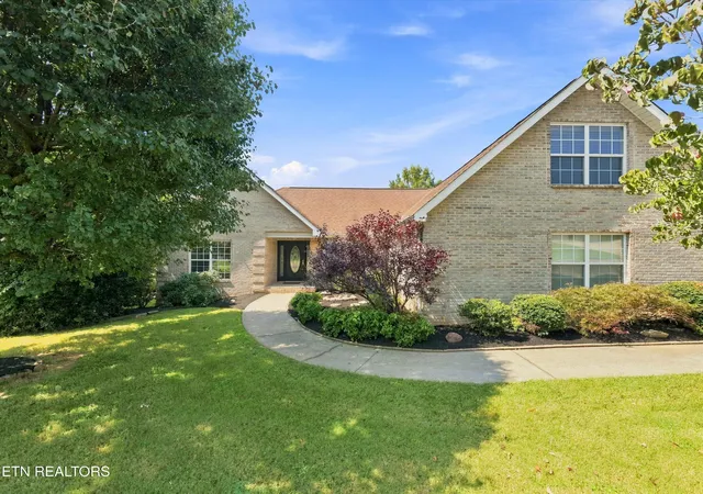 Photo 2 of Single family home for sale at 3015 Champions Dr, Maryville, TN 37801 | MLS# 1353629 | Listing updated on 2026-08-31
