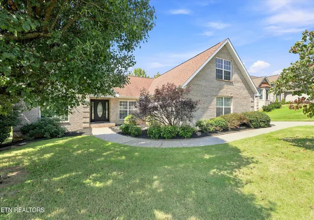 Photo 4 of Single family home for sale at 3015 Champions Dr, Maryville, TN 37801 | MLS# 1353629 | Listing updated on 2026-08-31