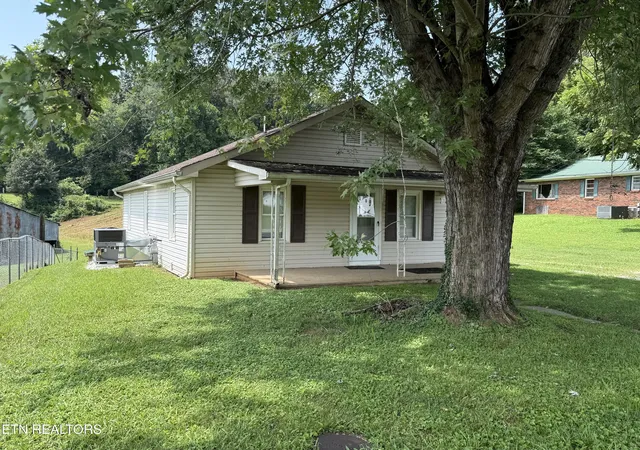 Photo 3 of Single family home for sale at 807 New Clear Branch Rd, Rocky Top, TN 37769 | MLS# 1353055 | Listing updated on 2026-08-31