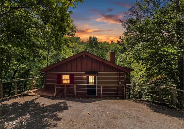 Photo 1 of Single family home for sale at 942 Vixen, Gatlinburg, TN 37738 | MLS# 1353591 | Listing updated on 2026-08-31
