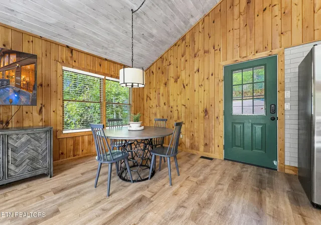 Photo 3 of Single family home for sale at 942 Vixen, Gatlinburg, TN 37738 | MLS# 1353591 | Listing updated on 2026-08-31