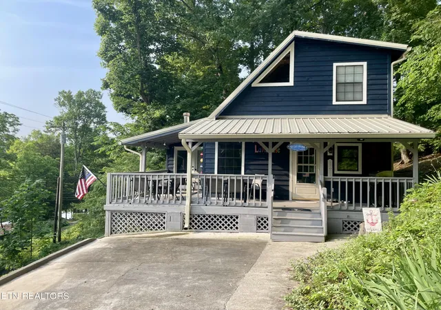 Photo 2 of Single family home for sale at 131 Phoenix Ln, Speedwell, TN 37870 | MLS# 1352991 | Listing updated on 2026-09-24