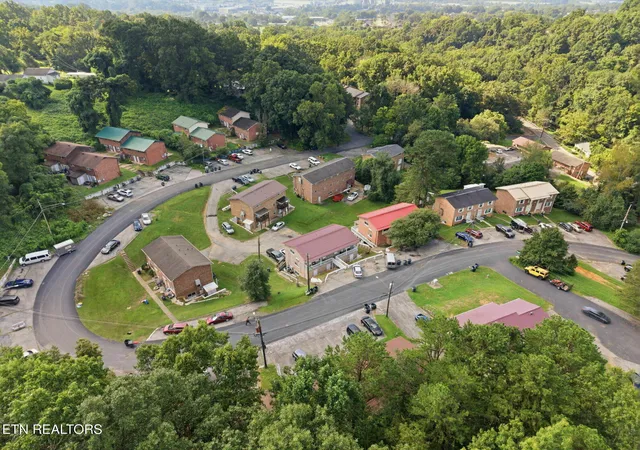 Photo 1 of Multi family home for sale at 920 Chadwick Dr, Kingsport, TN 37660 | MLS# 1352917 | Listing updated on 2026-08-24
