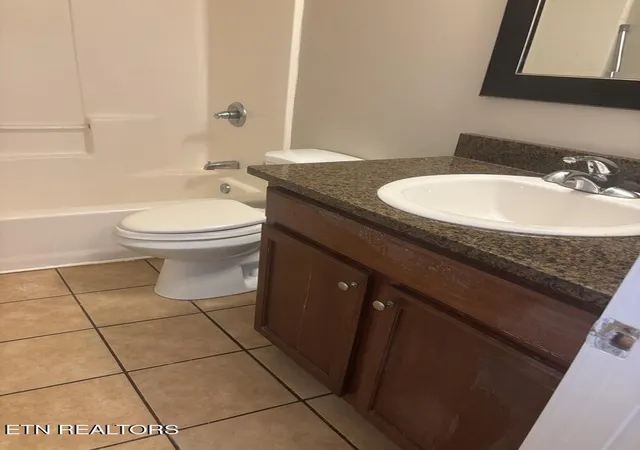 Photo 20 of Multi family home for sale at 920 Chadwick Dr, Kingsport, TN 37660 | MLS# 1352917 | Listing updated on 2026-08-24