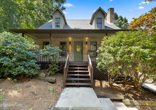 Photo 1 of Sale Pending at 208 Chestnut View Dr, Kingston, TN 37763 | MLS# 1353070 | Listing updated on 2026-08-28