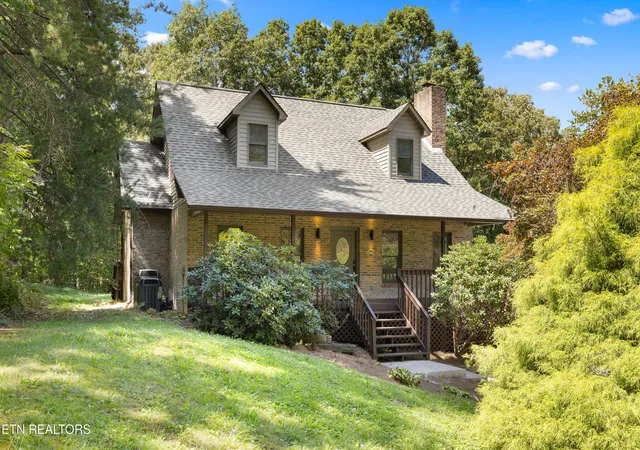 Photo 2 of Sale Pending at 208 Chestnut View Dr, Kingston, TN 37763 | MLS# 1353070 | Listing updated on 2026-08-28