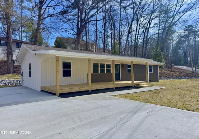 Photo 1 of Single family home for sale at 2204 Glengerrie Dr, Soddy Daisy, TN 37379 | MLS# 1352925 | Listing updated on 2026-09-14