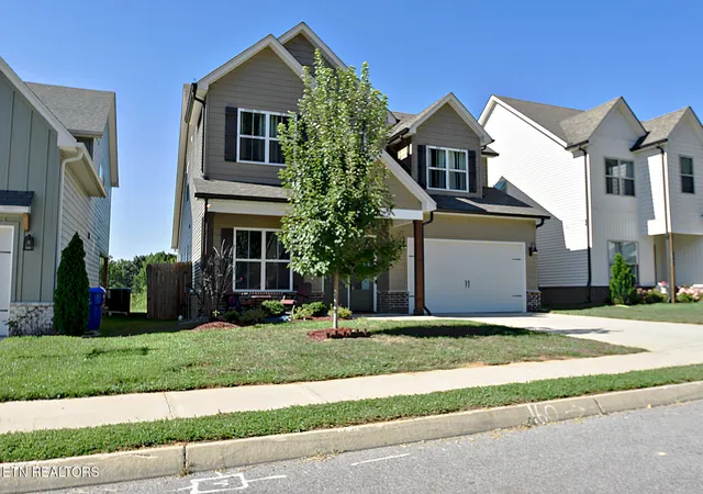 Photo 2 of Single family home for sale at 1045 Belle Pond Ave, Knoxville, TN 37932 | MLS# 1353646 | Listing updated on 2026-08-31